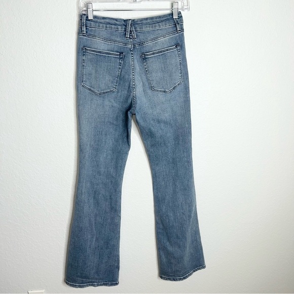 Good American Jeans Women 28 6 Good Flare Distressed Knees Light Wash A - Picture 2 of 7